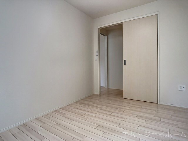 フロンティアの物件内観写真