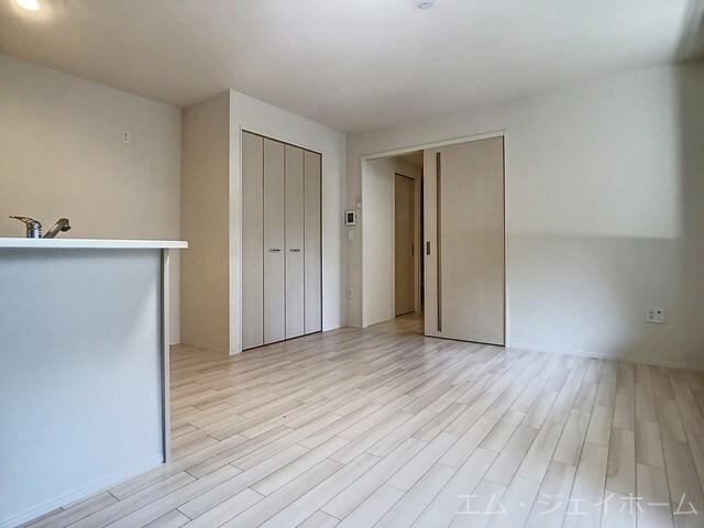 フロンティアの物件内観写真