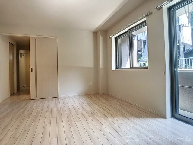 フロンティアの物件内観写真