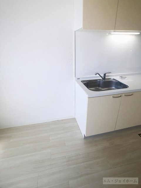 エルミナコート八日市の物件内観写真