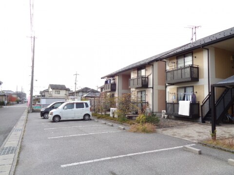 グランドゥールの物件外観写真