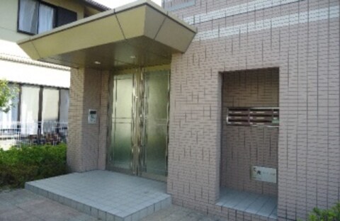 グランドゥールの物件外観写真