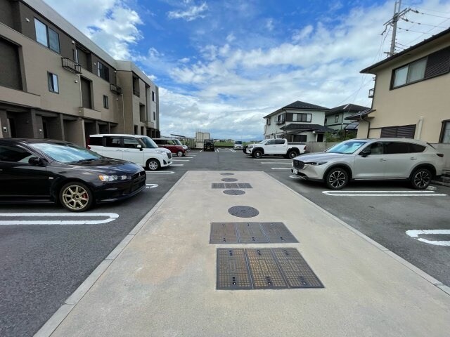 ベストウォール篠原の物件外観写真