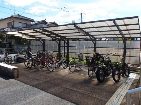 ロイヤル伊勢の物件外観写真