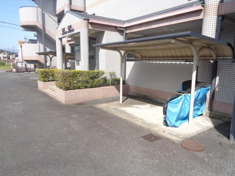 スリーハイムの物件外観写真