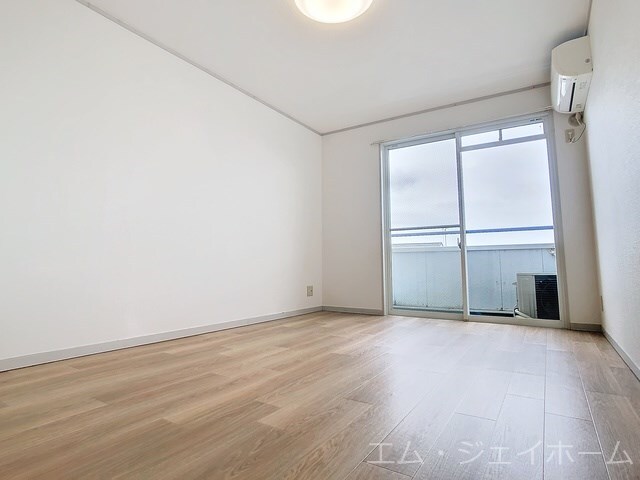 シャトレービルの物件内観写真