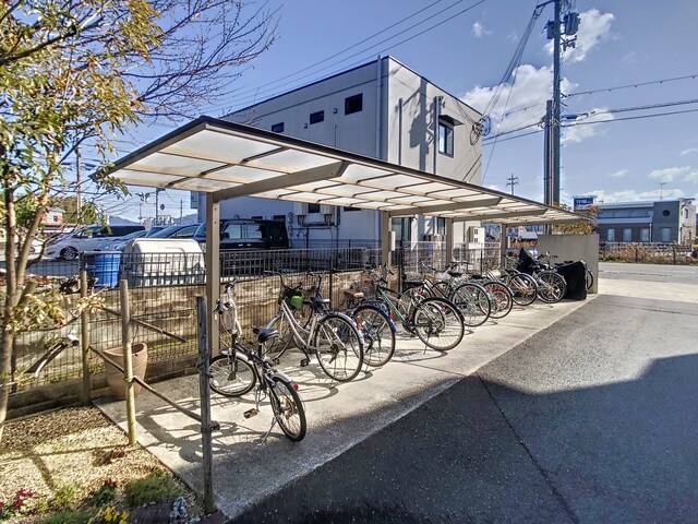 エルミナコート八日市の物件外観写真