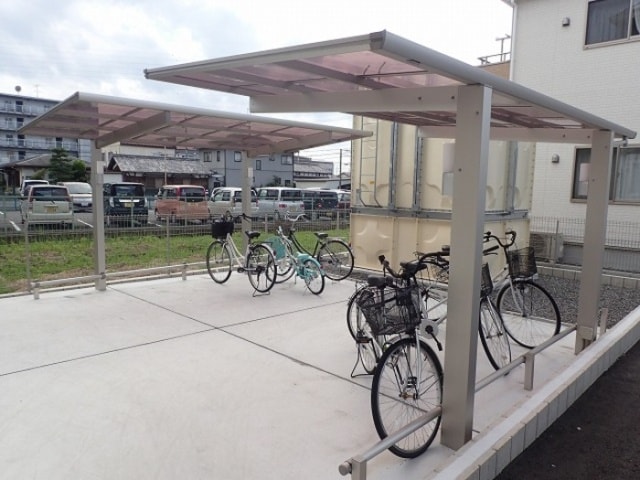 Ｃａｓａ　ｒａｆｆｉｎｅ　青地の物件外観写真