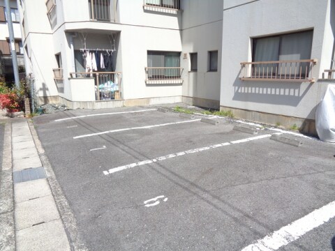 中村マンションの物件外観写真