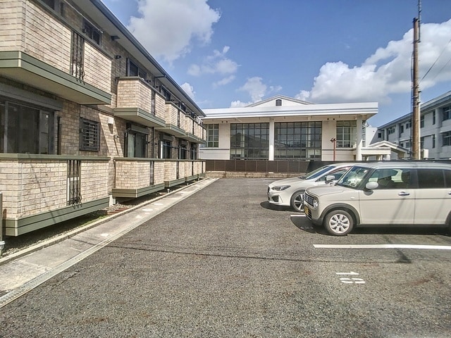 ウィン オカダヤの物件外観写真