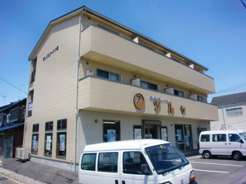 グレイスコートつるの物件外観写真