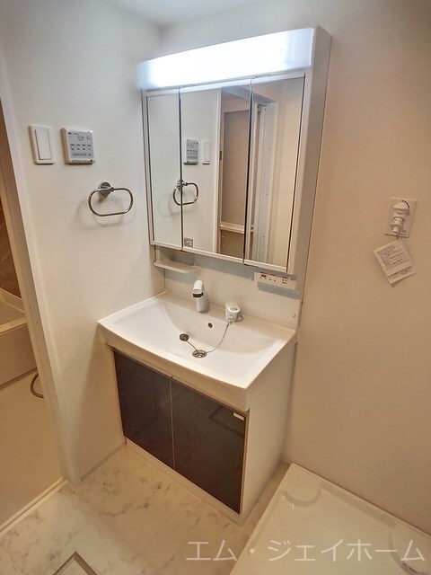 ラピスラズリの物件内観写真