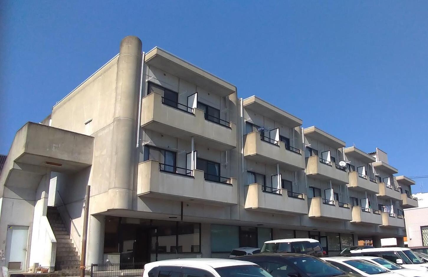 グランうらべの物件外観写真