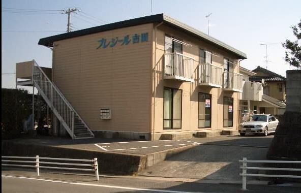 プレジール吉田の物件外観写真