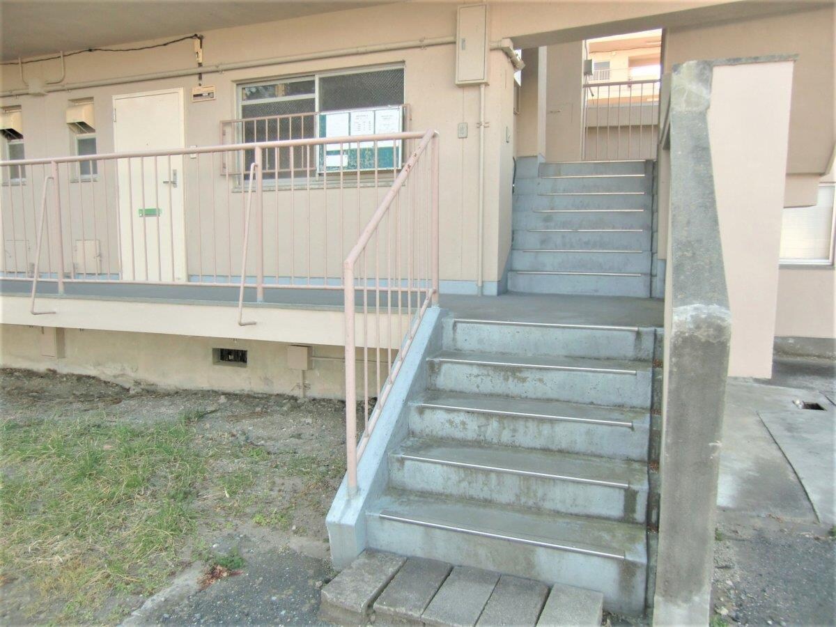 ビレッジハウス平山崎1号棟の物件外観写真