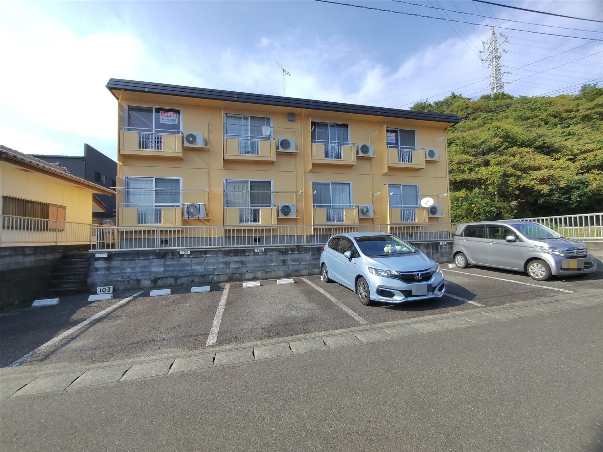 ロイヤルヒルズ3の物件外観写真