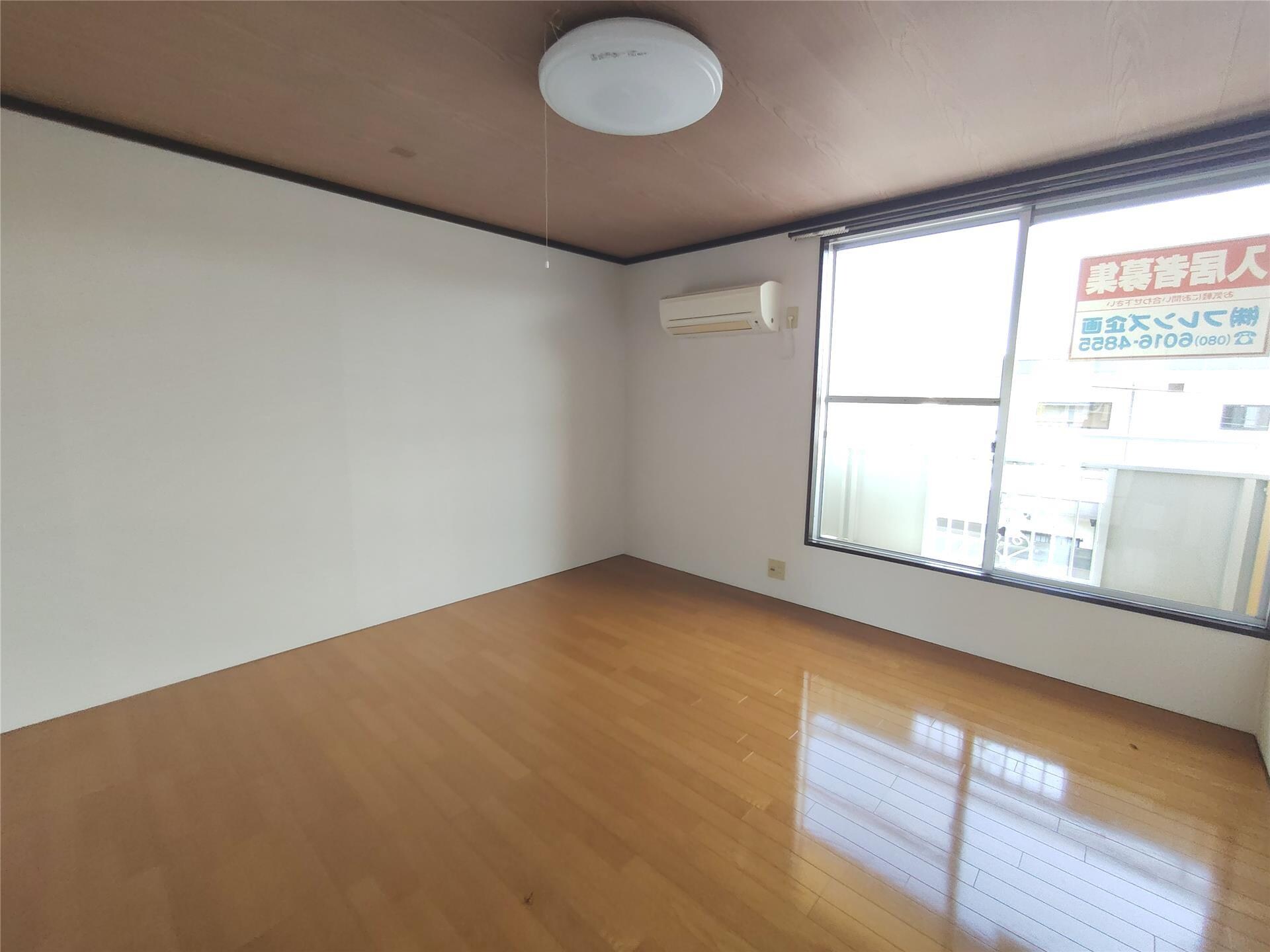 ロイヤルヒルズ3の物件内観写真