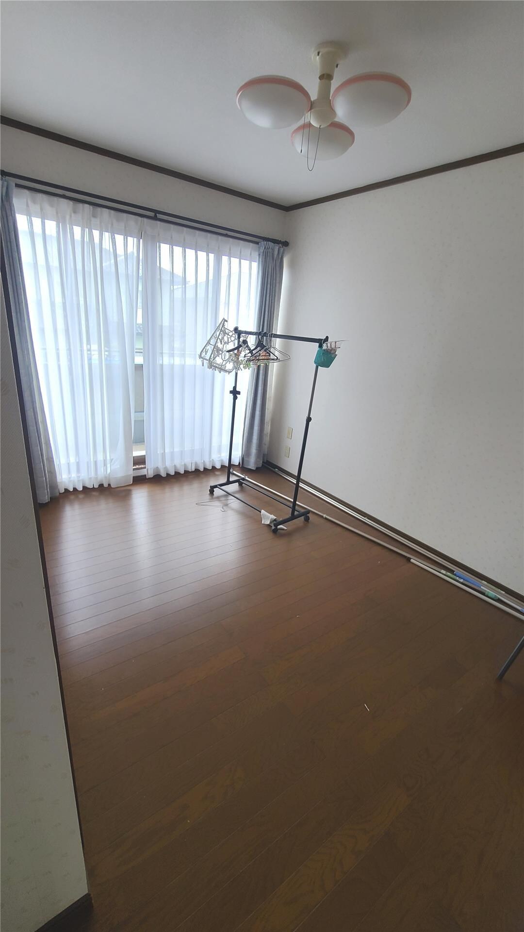 泉滝尻三丁目荒木貸家の物件内観写真