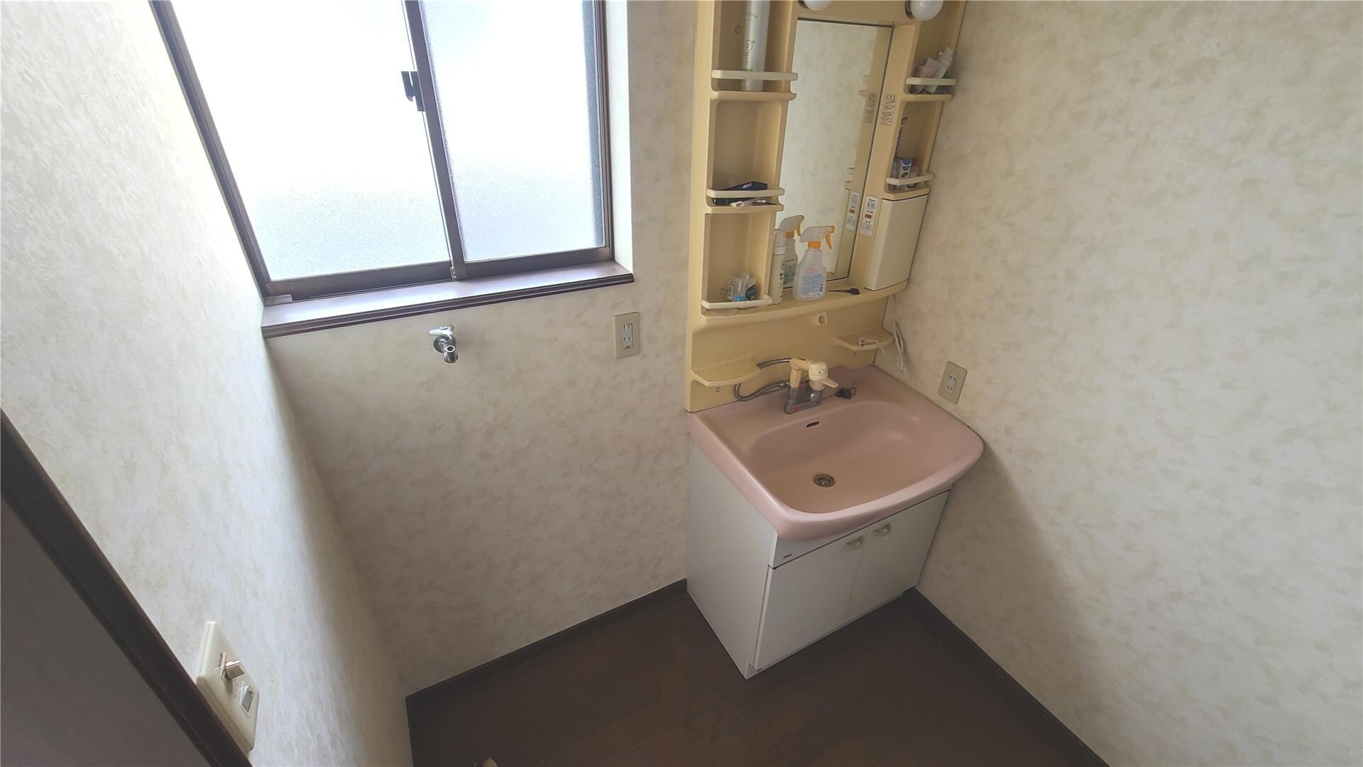 泉滝尻三丁目荒木貸家の物件内観写真