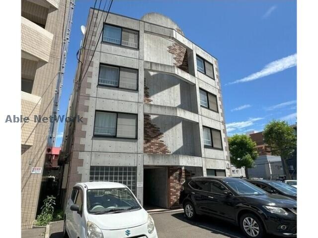 E2ストーリーの物件外観写真