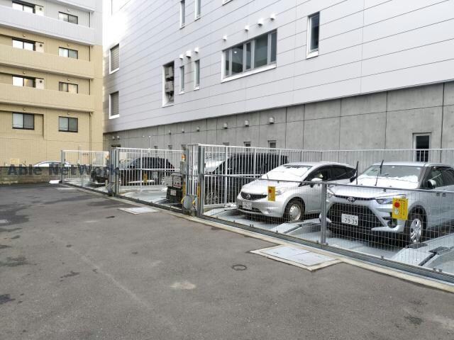 コローレ知事公館前の物件外観写真