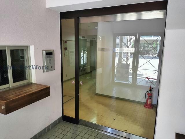 サポナール円山の物件外観写真