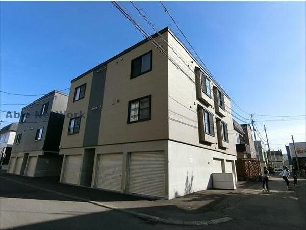 Urizun Apt.(うりずん)の物件外観写真