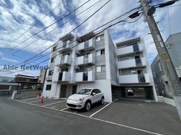 Premier八軒東の物件外観写真