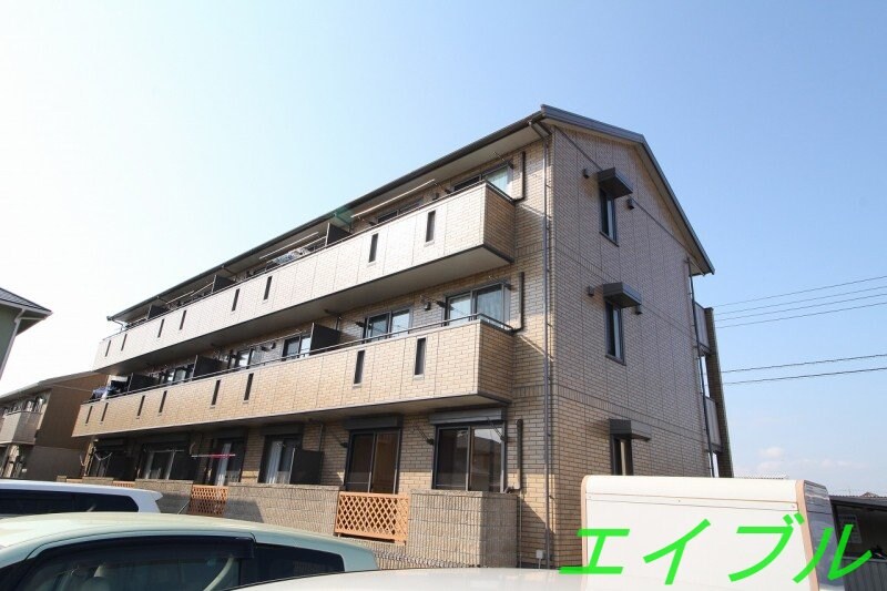 フレブラースの物件外観写真