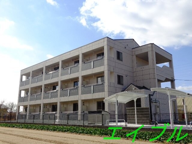 グラン・エスカラードの物件外観写真