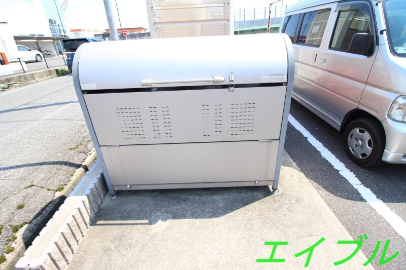 メゾン　エミグラント　Ａ棟の物件外観写真