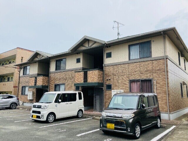 リージャ・パレB棟の物件外観写真