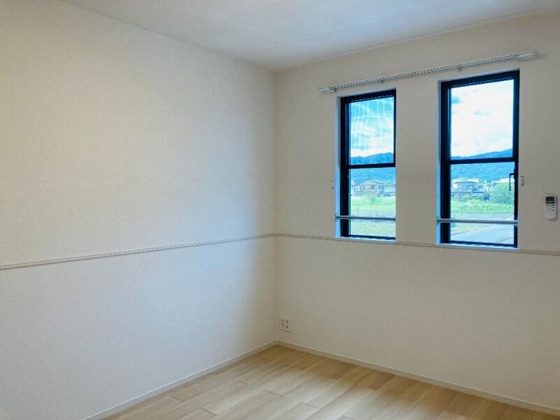 トレスプエンテⅡの物件内観写真