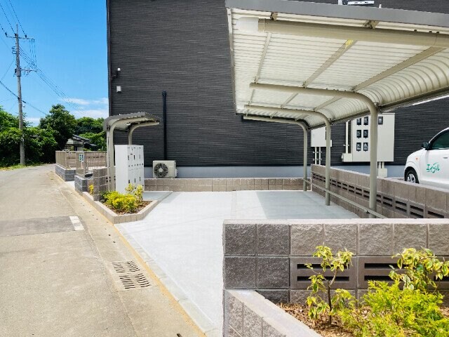 トレスプエンテⅡの物件外観写真