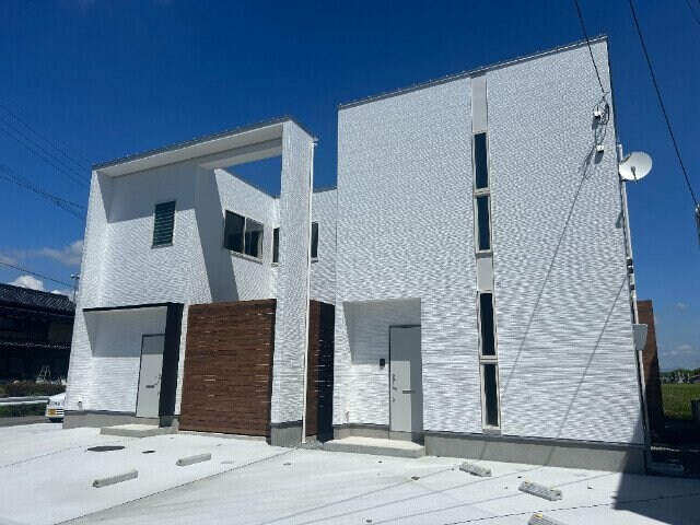 エクリュ上峰の物件外観写真