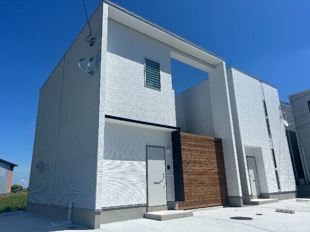 エクリュ上峰の物件外観写真