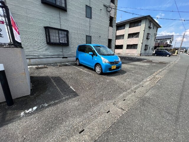 ツインズ旭A棟の物件外観写真