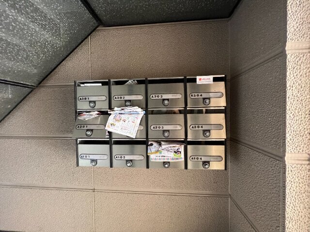 ツインズ旭A棟の物件外観写真