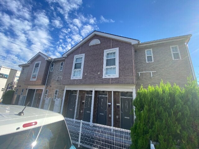 シーダーヒルズⅠ号館の物件外観写真