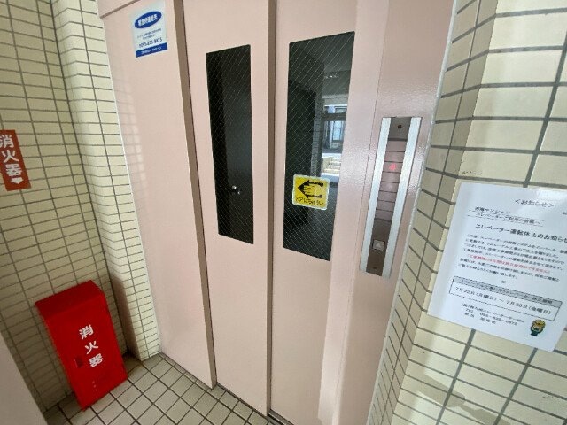 西海マンションの物件外観写真