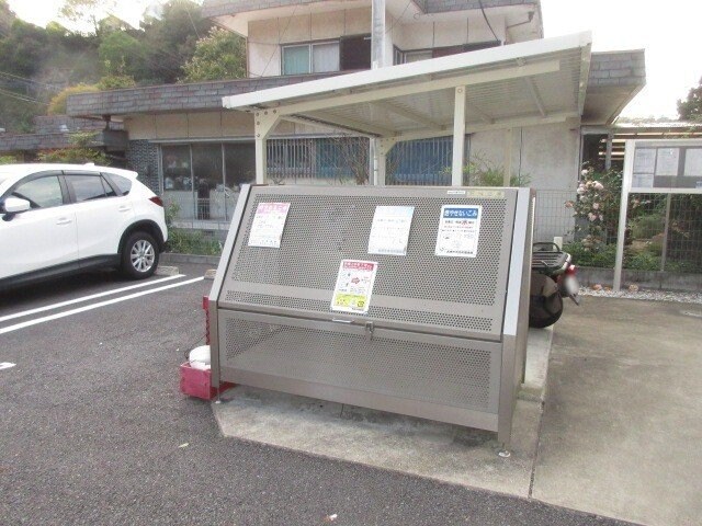 アルジャン・レーヌの物件外観写真