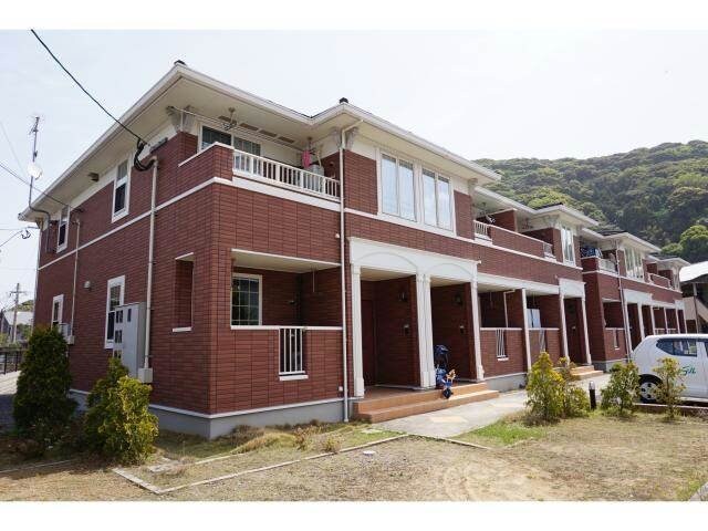 カレントハウスAの物件外観写真