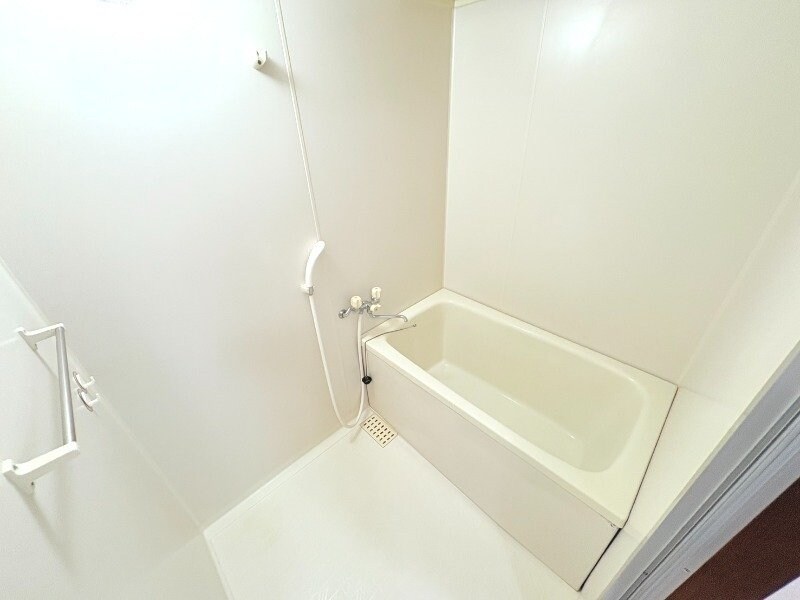 プラス・ドゥ・カネガエの物件内観写真