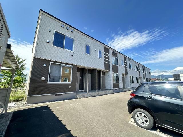 エルムプラシード9号館の物件外観写真