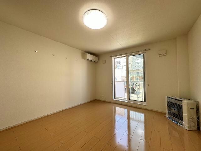 グロリアスカーサ本町の物件内観写真