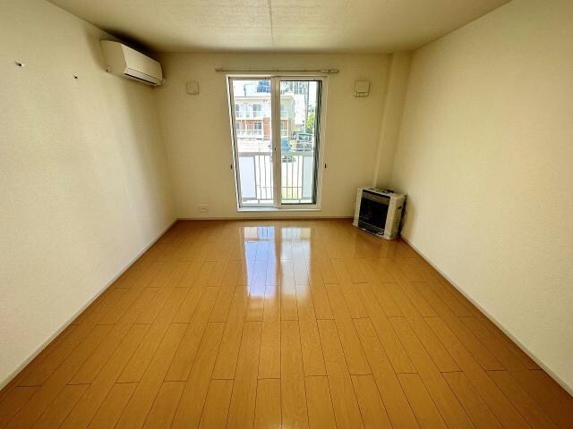 グロリアスカーサ本町の物件内観写真