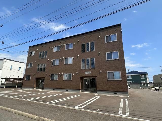 フローラルコート石川の物件外観写真