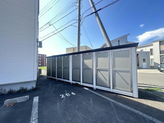 レザングレーヌⅡの物件外観写真