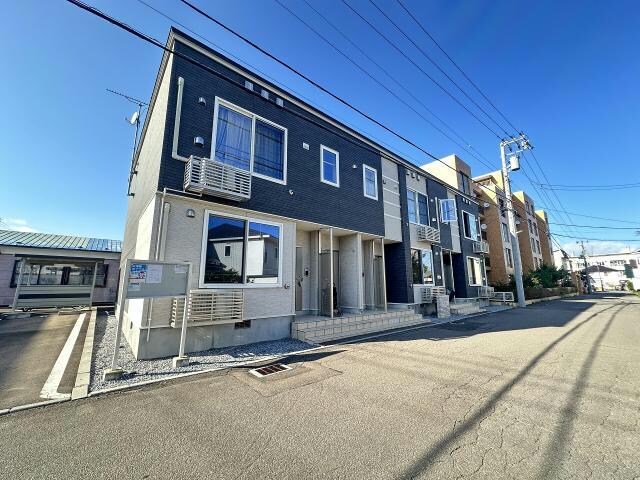 カーサ プラシードの物件外観写真