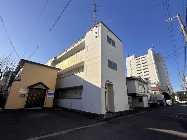 パセオ本町の物件外観写真